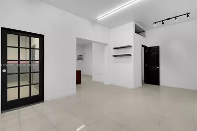 4725 E 10th Ave, Hialeah, FL 33013 - Photo 11