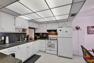 820 Salem Ln, Lake Worth, FL 33467 - Photo 11