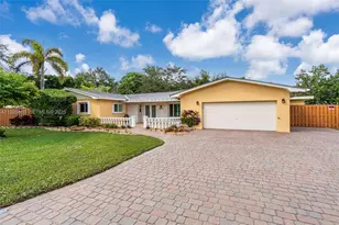 12920 SW 108th Pl, Miami, FL 33176 - Photo 9