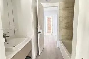 1703 NW 34th Ave, Miami, FL 33125 - Photo 13