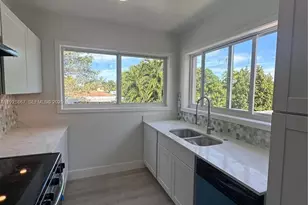 1703 NW 34th Ave, Miami, FL 33125 - Photo 5