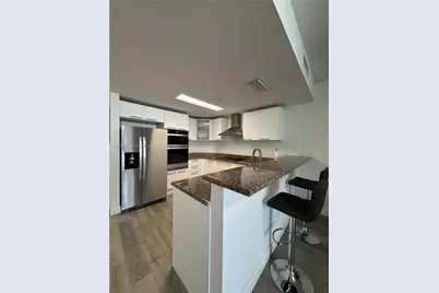 170 SE 14th St #1906, Miami, FL 33131 - Photo 5