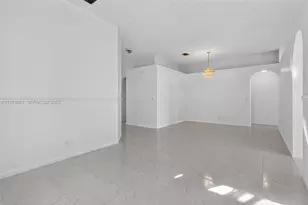 1535 SW 187th Ave, Pembroke Pines, FL 33029 - Photo 9