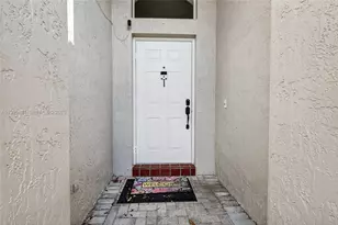 1535 SW 187th Ave, Pembroke Pines, FL 33029 - Photo 5