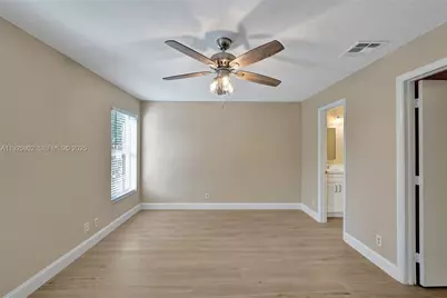 9012 S Lake Park Cir S, Davie, FL 33328 - Photo 45