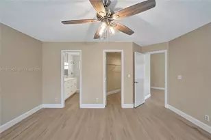 9012 S Lake Park Cir S, Davie, FL 33328 - Photo 43