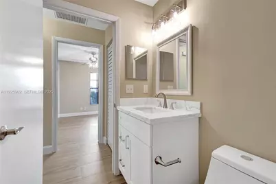 9012 S Lake Park Cir S, Davie, FL 33328 - Photo 29