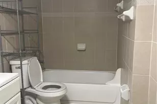 10000 NW 80th Ct, Hialeah Gardens, FL 3301 - Photo 17