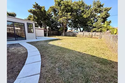 3527 NW 17th St, Miami, FL 33125 - Photo 17