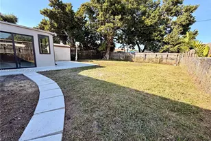 3527 NW 17th St, Miami, FL 33125 - Photo 17