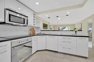 100 Edgewater Dr, Coral Gables, FL 33133 - Photo 9