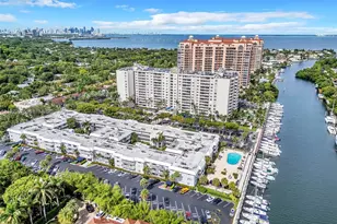 100 Edgewater Dr, Coral Gables, FL 33133 - Photo 29