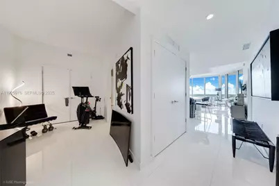 851 NE 1st Ave #3810, Miami, FL 33132 - Photo 19