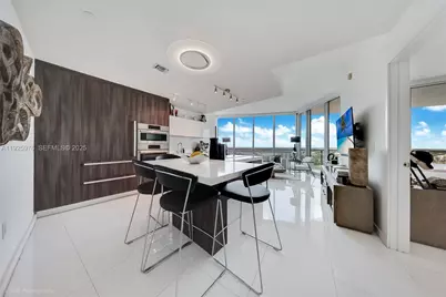 851 NE 1st Ave #3810, Miami, FL 33132 - Photo 21