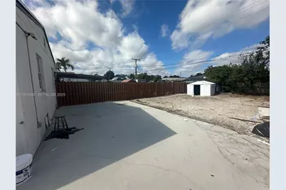 659 E 19th St #659, Hialeah, FL 33013 - Photo 17