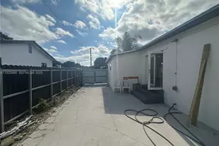 659 E 19th St, Hialeah, FL 33013 - Photo 11