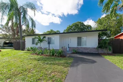 6210 Kimberly Blvd, North Lauderdale, FL 33068 - Photo 1