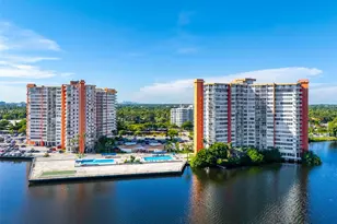 1301 NE Miami Gardens Dr, Miami, FL 33179 - Photo 7