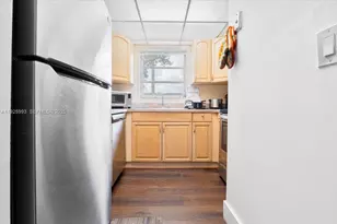 8105 Lagos De Campo Blvd, Tamarac, FL 33321 - Photo 11