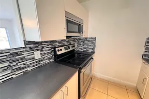 1400 N 70th Way, Hollywood, FL 33024 - Photo 11