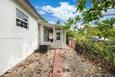12995 NE 5th Ave, North Miami, FL 33161 - Photo 27