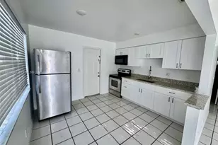 718 SW 7th St, Hallandale Beach, FL 33009 - Photo 1