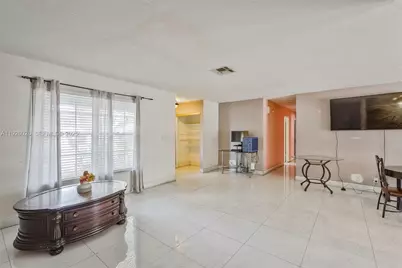 8113 Rose Marie Cir, Boynton Beach, FL 33472 - Photo 5