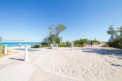 7915 Harding Ave #1, Miami Beach, FL 33141 - Photo 23