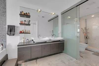 200 Biscayne Boulevard Way #3108, Miami, FL 33131 - Photo 31