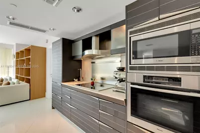 200 Biscayne Boulevard Way #3108, Miami, FL 33131 - Photo 7