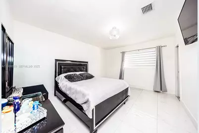 9365 SW 44th St, Miami, FL 33165 - Photo 17