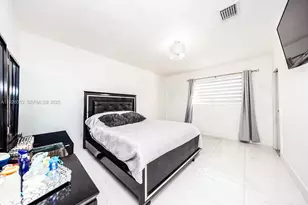 9365 SW 44th St, Miami, FL 33165 - Photo 17