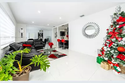 9365 SW 44th St, Miami, FL 33165 - Photo 7