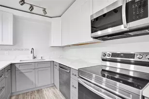 243 Castlewood Dr, North Palm Beach, FL 33408 - Photo 11