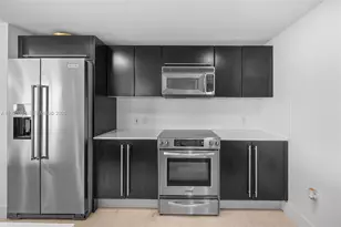 665 NE 25th St, Miami, FL 33137 - Photo 7