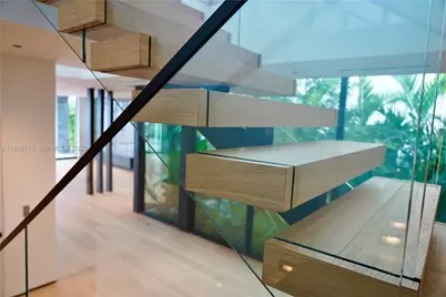 1041 N Venetian Dr, Miami, FL 33139 - Photo 17