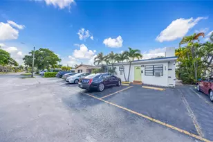 700 NE 6th St, Hallandale Beach, FL 33009 - Photo 3