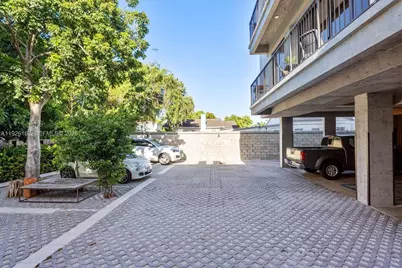 1053 NW 29th St, Miami, FL 33127 - Photo 97