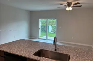 551 NW 10 Ct, Florida City, FL 33034 - Photo 11