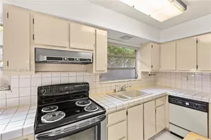 612 Minorca Ave, Coral Gables, FL 33134 - Photo 29