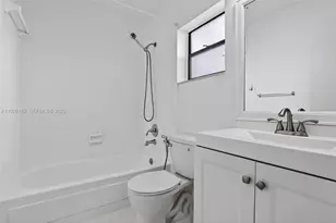 9703 N New River Canal Rd, Plantation, FL 33324 - Photo 27