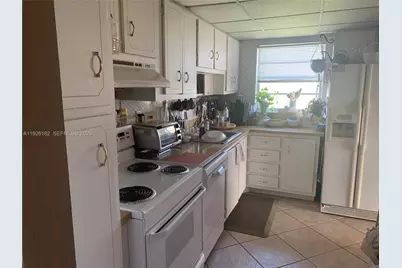 1400 Saint Charles #505, Pembroke Pines, FL 33026 - Photo 11