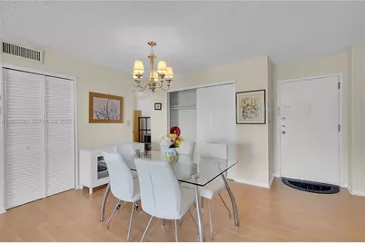 17800 Atlantic Blvd #409, Sunny Isles Beach, FL 33160 - Photo 5