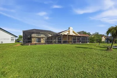 8213 Cassia Ter, Tamarac, FL 33321 - Photo 37