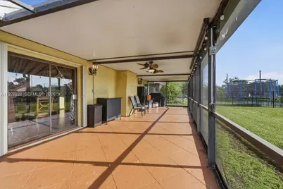 8213 Cassia Ter, Tamarac, FL 33321 - Photo 31