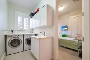 7821 SW 54th Ct, Miami, FL 33143 - Photo 9