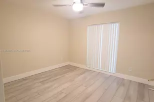 19066 Bob-O-Link Dr, Hialeah, FL 33015 - Photo 9