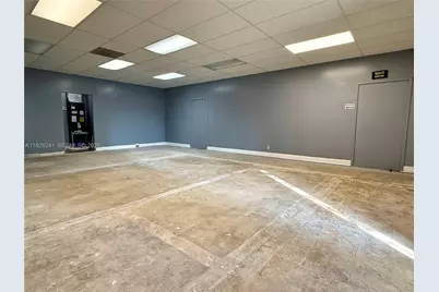 1020 NW 1st Ct, Hallandale Beach, FL 33009 - Photo 9