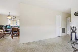 10551 SW 27th St, Miami, FL 33165 - Photo 11