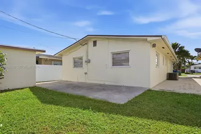 10551 SW 27th St, Miami, FL 33165 - Photo 5